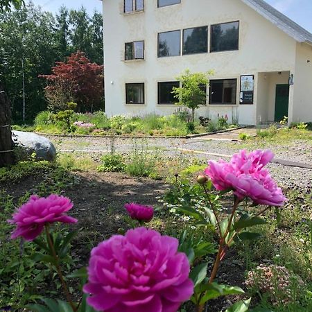 Auberge Ninguruforet Biei Buitenkant foto